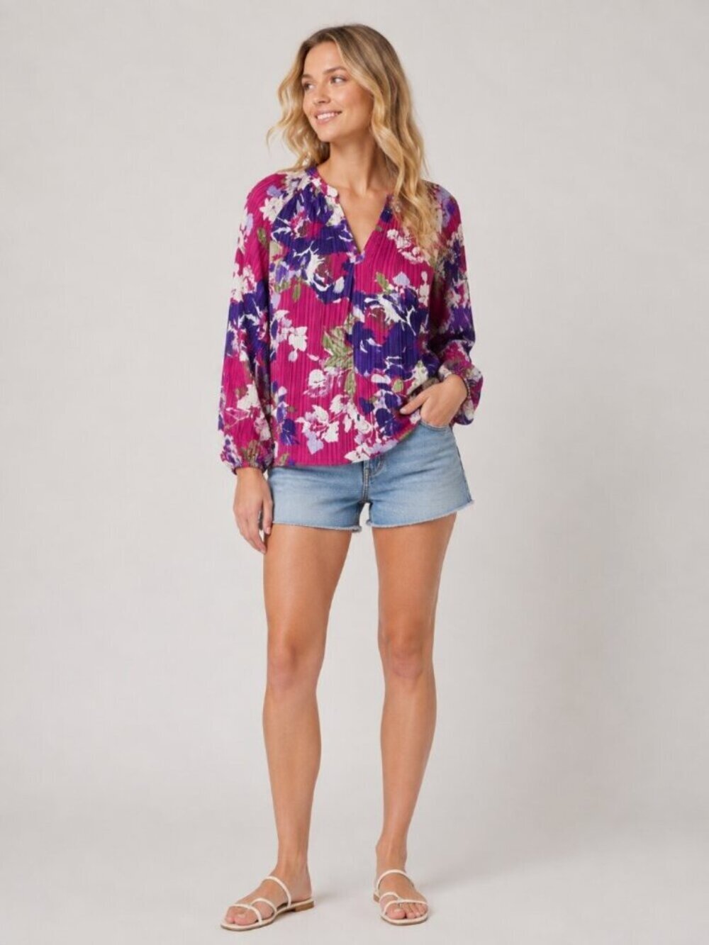 NWT White House Black Market Long Sleeve Crinkle Top Floral Bunches Baie L